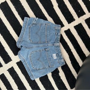 Vintage Levi’s denim cargo shorts